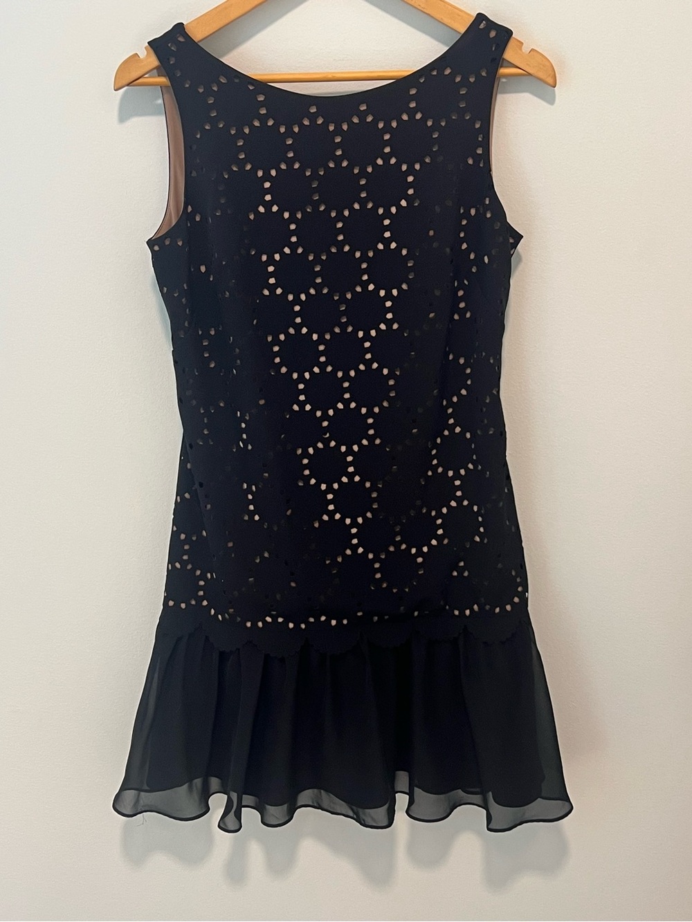 SL Fashions Black Laser-Cut Eyelet Ruffle Hem Cocktail Dress Size 6